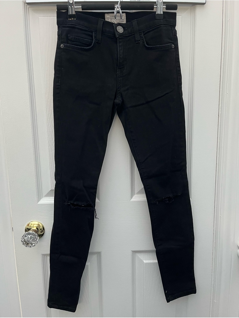 Current Elliott Black Stiletto Skinny Jeans with Distressed Knee